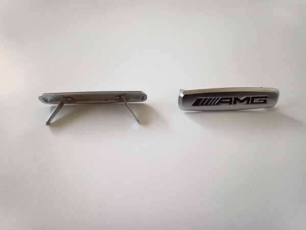 NEW デザイン AMG シートエンブレム メルセデスベンツ シルバー ②W212W211W210W223W222W221W220_画像3