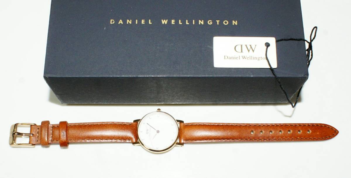未使用 腕時計 DW Daniel Wellington Classy O26R2 ホワイト盤 純正バンド 電池交換済 外箱付