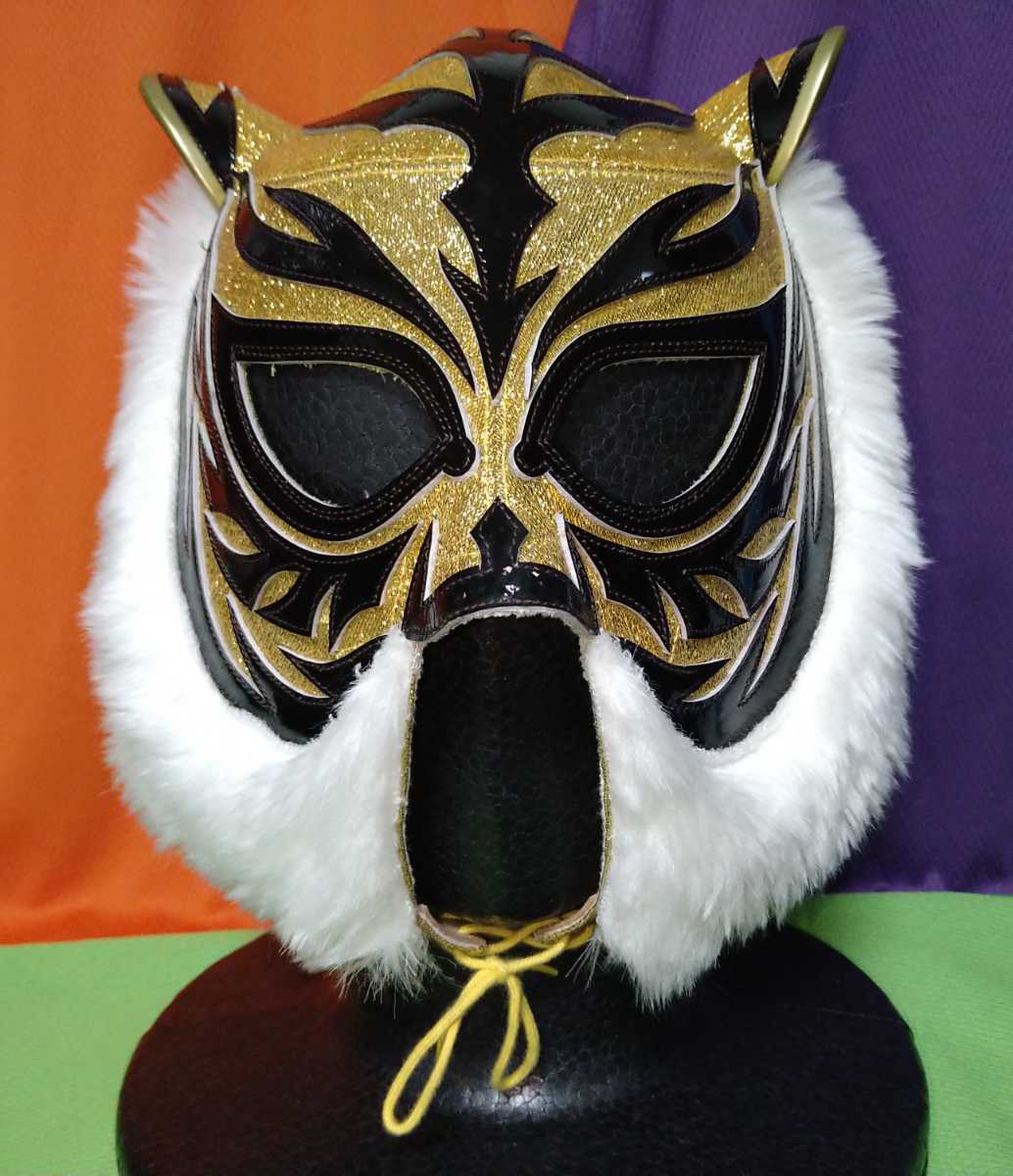 本物◇ タイガードラゴン サイン入りマスク 2代目ザ タイガー