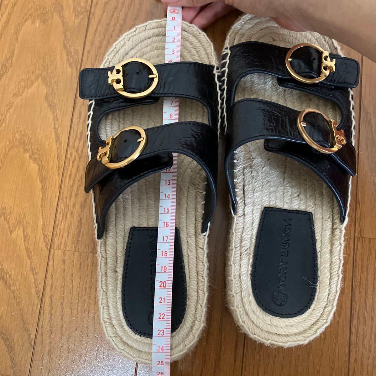 美品 トリーバーチ サンダル 24センチ 7M ブラック | smsgolubovci.me