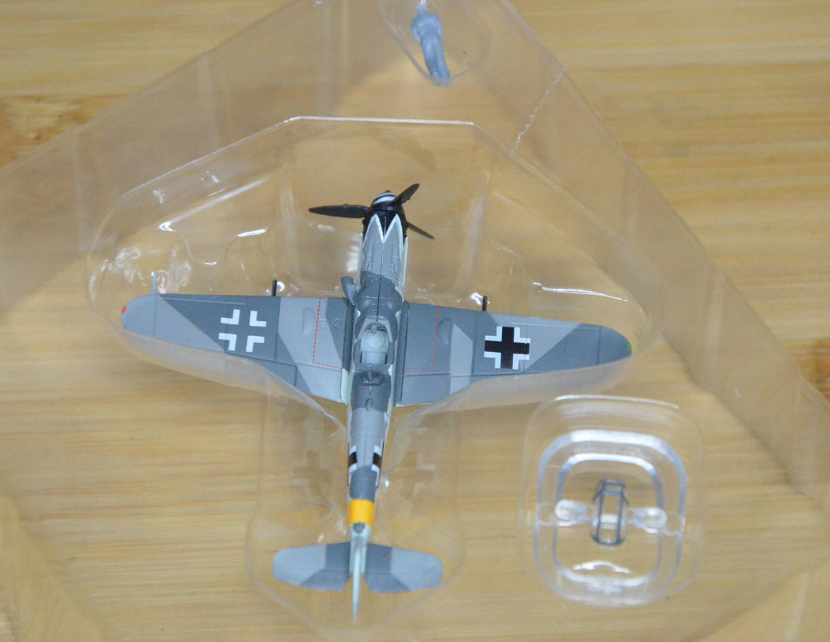 1/144 ウイングクラブコレクションL　シークレット Bf109G-6 「黒いチューリップ」 「黒い悪魔」最多撃墜エース、ハルトマン搭乗機_画像2