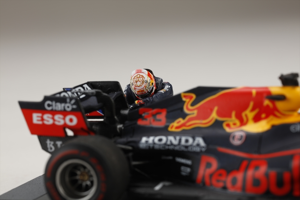 スパーク 1/43 レッドブル ホンダ RB16B アブダビGP 2021 ワールドチャンピオン フェルスタッペン ポストホビー特注(レーシングカー)|売買されたオークション情報、yahooの商品情報をアーカイブ公開 - オークファン(aucfan.com) スパーク 1/43 レッドブル ホンダ RB16B アブダビGP 2021 ワールドチャンピオン フェルスタッペン ポストホビー特注(レーシングカー)|売買されたオークション情報、yahooの商品情報をアーカイブ公開 - オークファン(aucfan.com)
