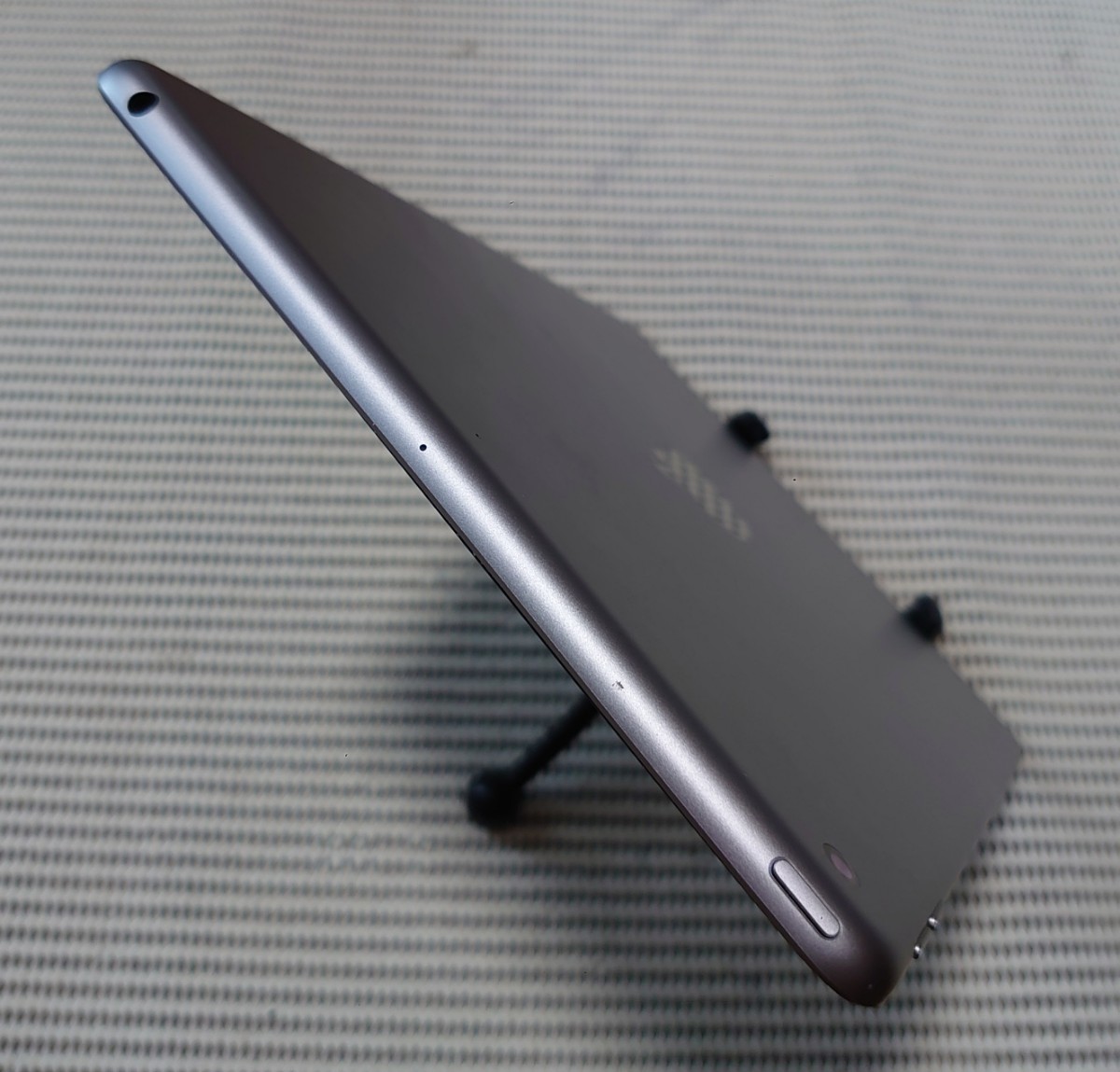 完動品美品iPad第5世代(A1822)本体32GBグレイWi-Fiモデル送料込