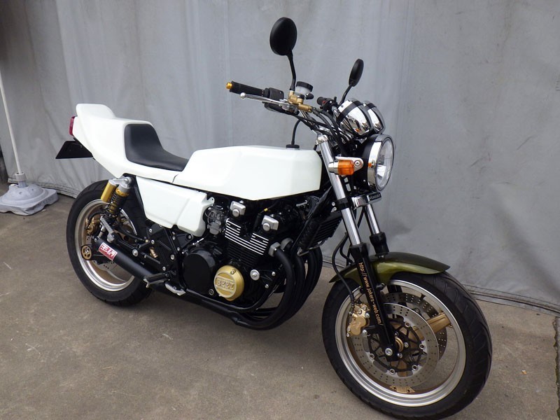 日本製国産 ゼファー400用マークⅡタイプテールカウル z51mu