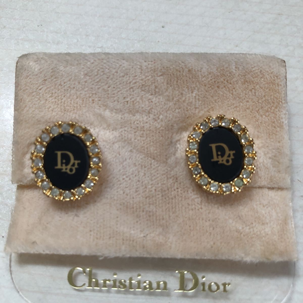 未使用タグ付き ヴィンテージ クリスチャンディオール 楕円形イヤリング ロゴ 黒 ラインストーン ゴールド Christian Dior 