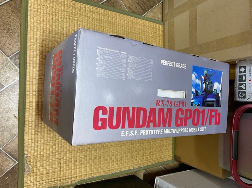 PG 1/60 RX-78GP01/Fb ガンダムGP01 ゼフィランサス フルバーニアン パーフェクトグレード GUNDAM ガンプラ 未組立 機動戦士 初回生産分_外箱にスリ傷あります。