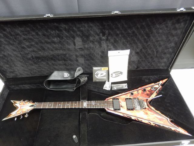 8S071◎DEAN Razorback V 255 エレキギター ハードケース ストラップ付