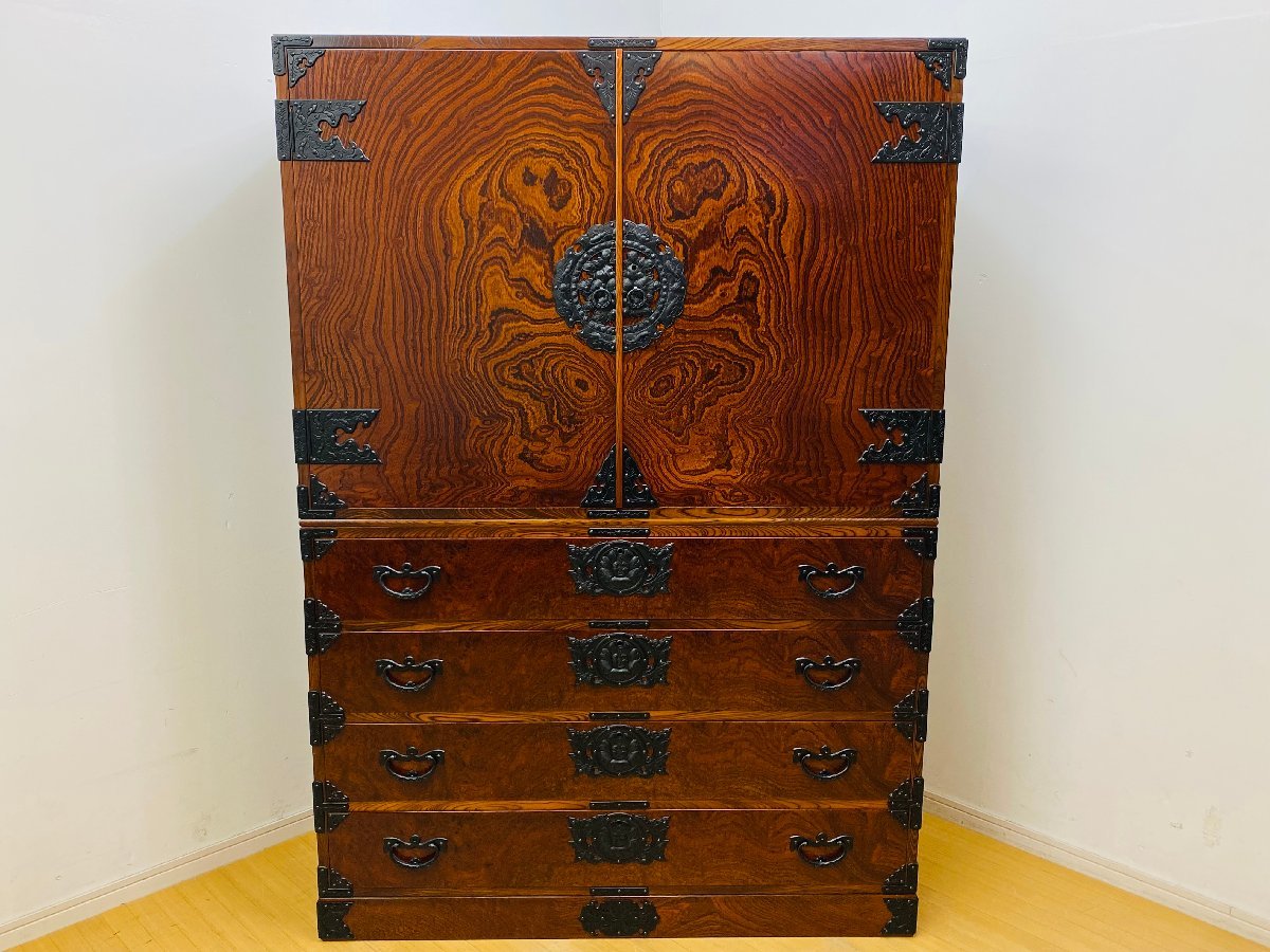 ◇【美品・伝統工芸品】岩谷堂箪笥 四尺四ツ抽和箪笥 欅 漆塗り 鍵付き