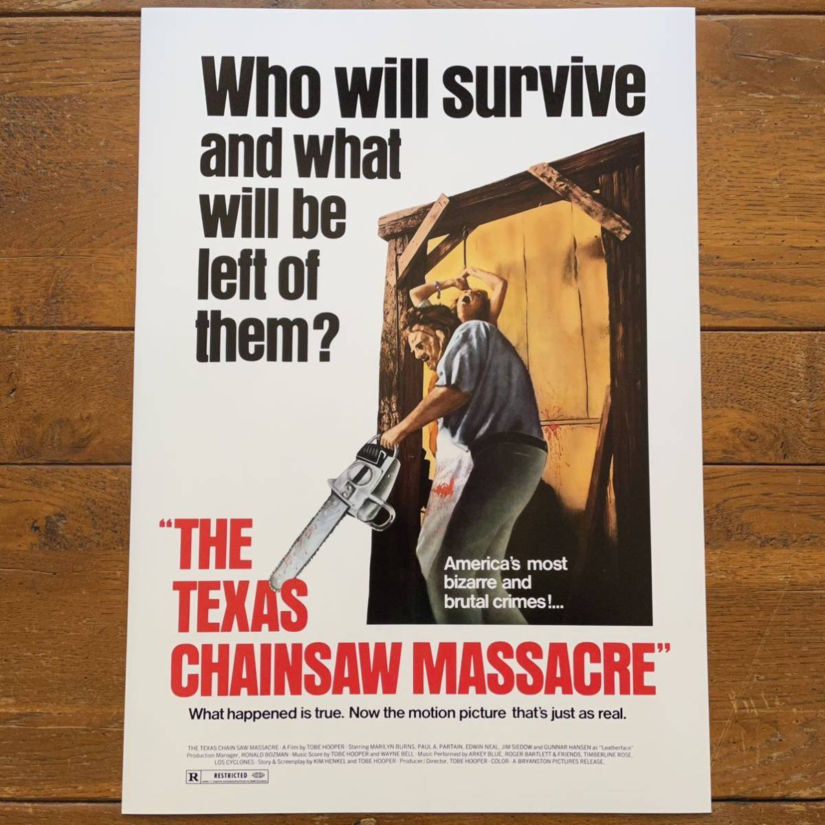  poster [ demon. ....](The Texas Chain Saw Massacre)US version * leather face /to Be *f-pa-/teki suspension * chain saw 