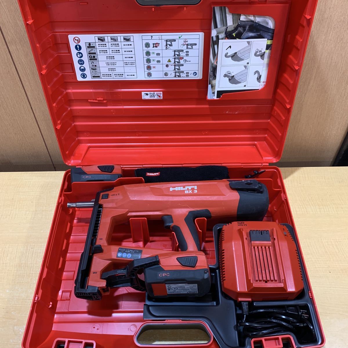 ○ HILTI 充電式鋲打機 BX3-ME 21.6V 3.0Ahバッテリー2個付き