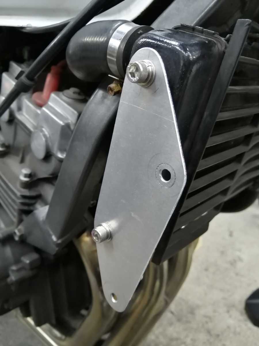 同梱不可】 ホーネット 250 コワース ラジエターシュラウド カーボン