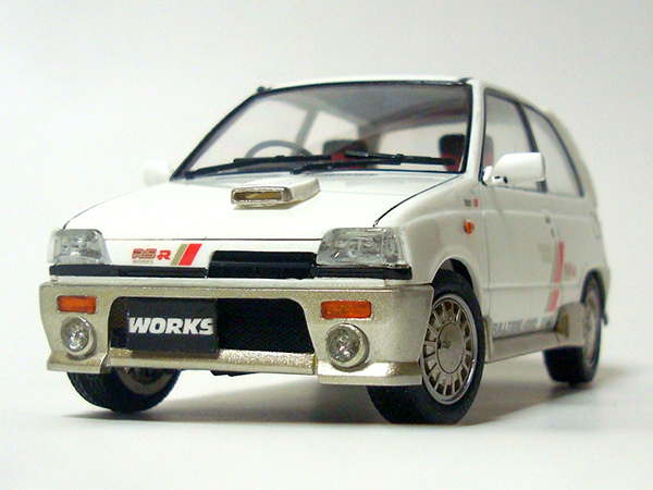 フジミ 1/24 スズキ アルト ワークス フルタイム4WD RS-R ホワイト/ゴールドオパールの画像1