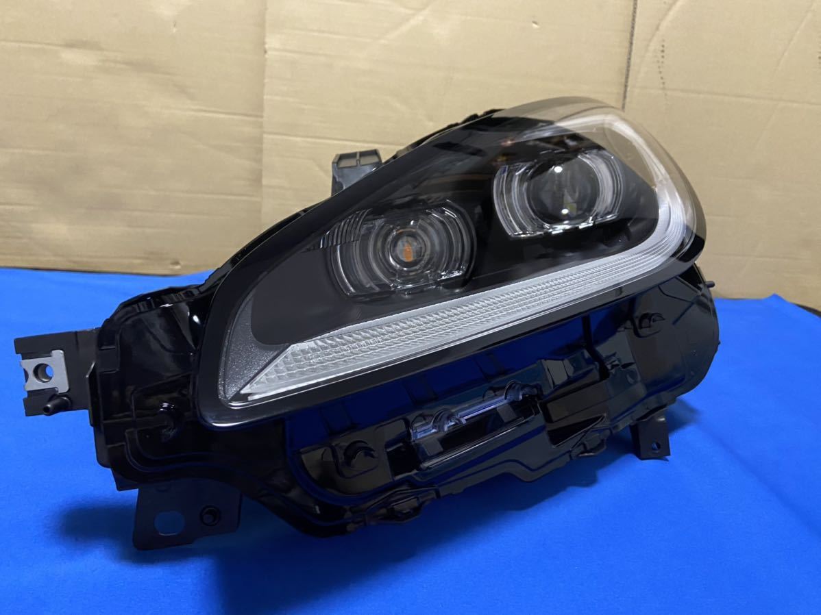 BRZ ZD8 純正ヘッドライト koito 100-6046H 助手席側 スバル BRZ ZD8 純正ヘッドライト koito 100-6046H 助手席側 スバル