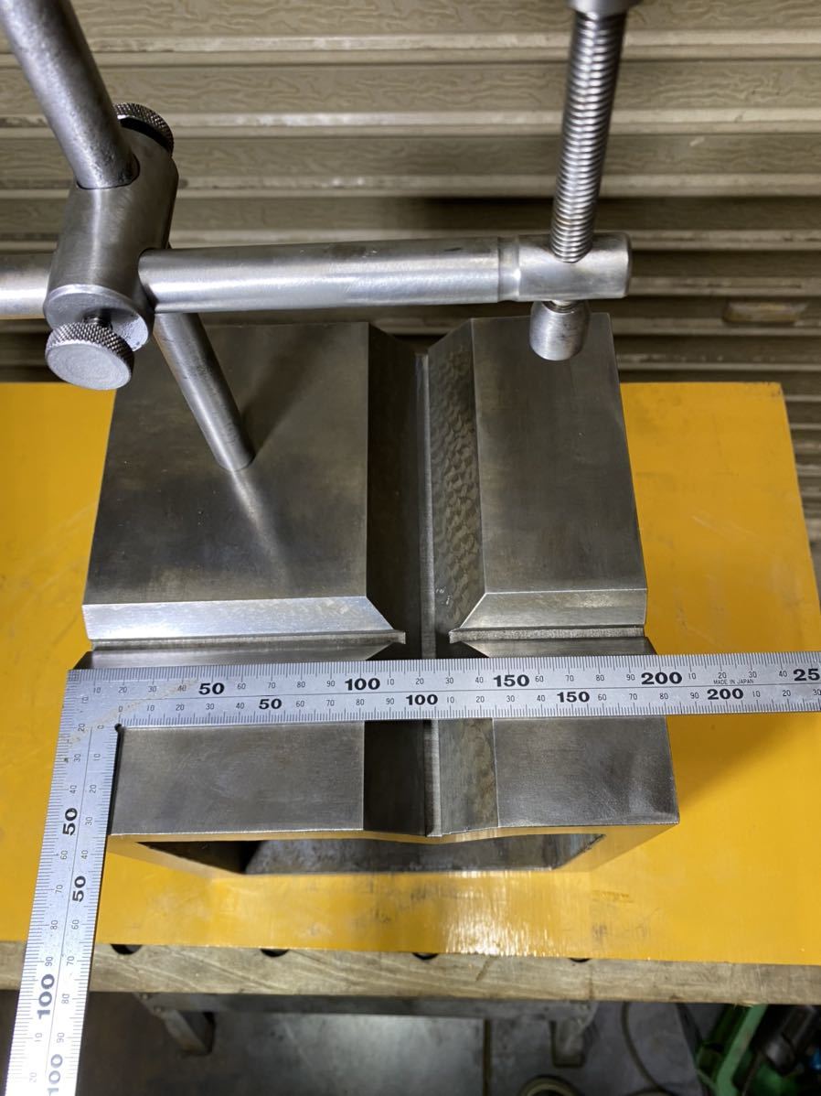 V溝付き枡型ブロック 200mm 定盤 測定 測量 マスブロック 枡形 V V溝付き枡型ブロック 200mm 定盤 測定 測量 マスブロック 枡形 V