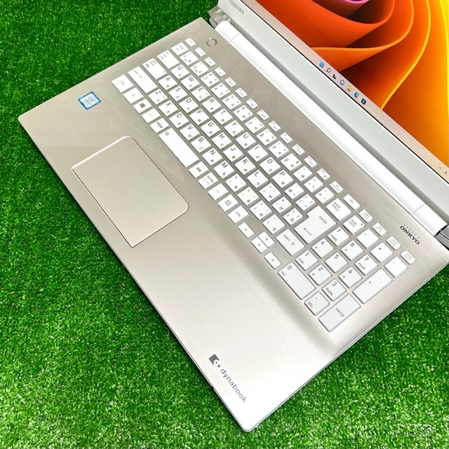 極美品級!最上級ハイスペック!東芝 dynabook T65/EG 第7Corei7/新品