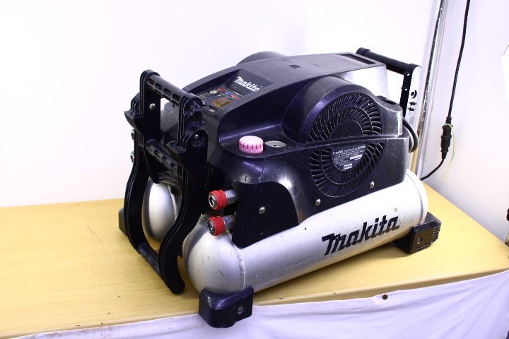 ○makita マキタ AC430XH エアコンプレッサー 16L 100V 一般×2 高圧×2
