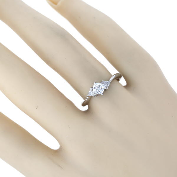 Pt900 プラチナ リング ダイヤモンド0.33/0.15ct ラウンド