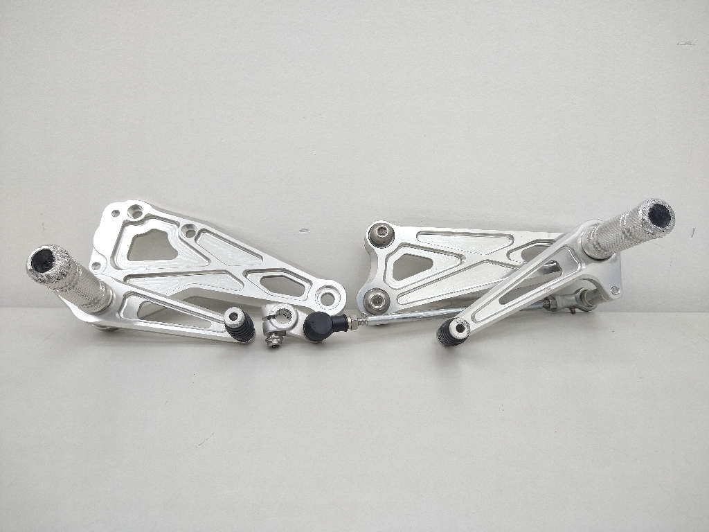 XR100モタード用 社外バックステップ SHIFT UP 60 XR100モタード用 社外バックステップ SHIFT UP 60