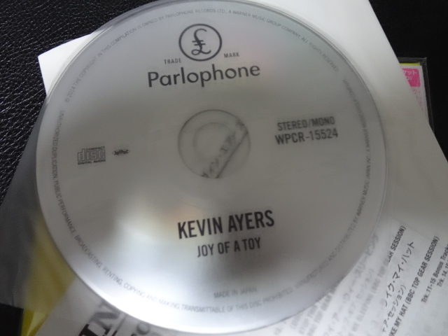 KEVIN AYERS（ケヴィン・エヤーズ）「JOY OF A TOY おもちゃの歓び」2014年日本盤帯付紙ジャケSHM-CD WPCR-15524_画像2