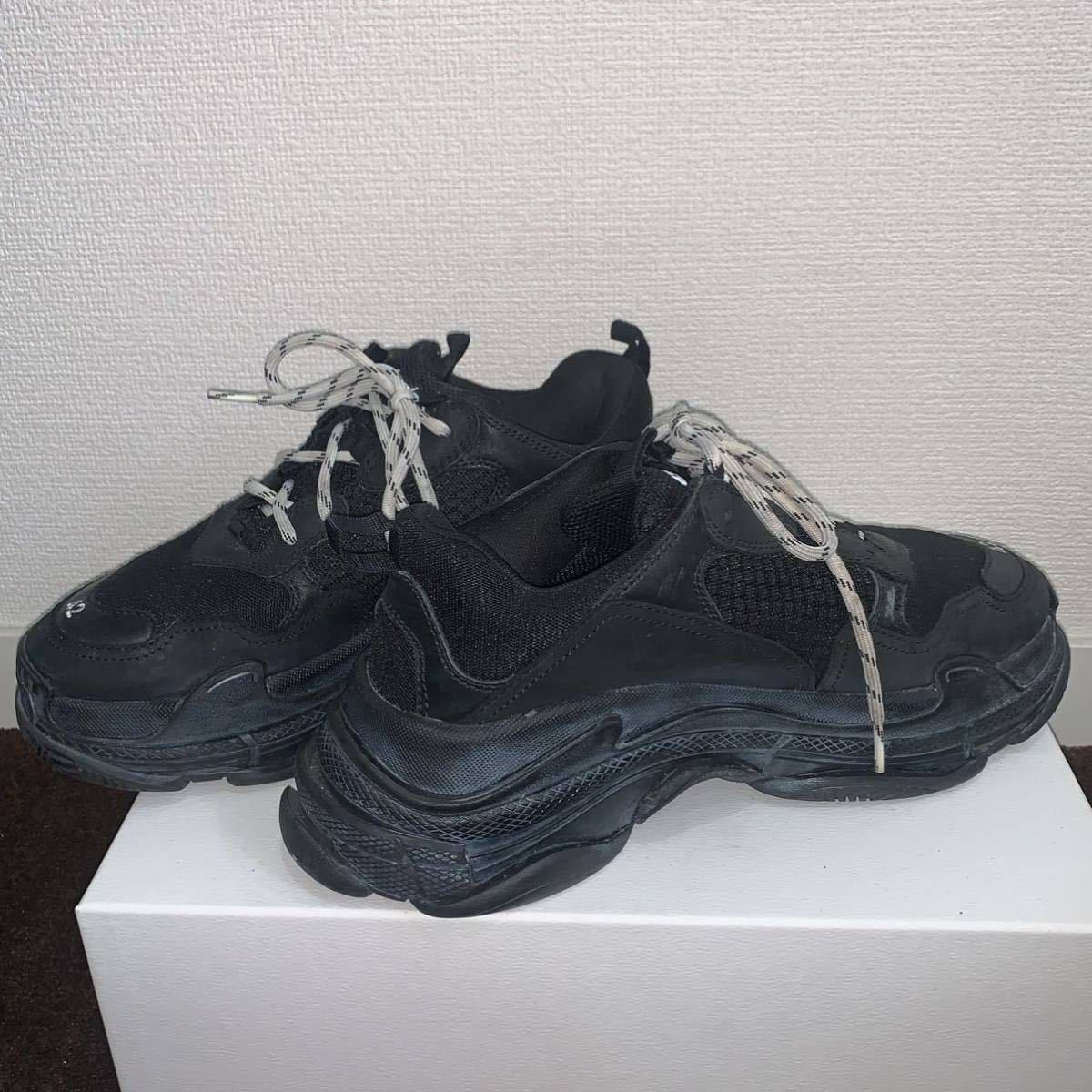 希少!人気ブラック】BALENCIAGA / バレンシアガ / Triple S
