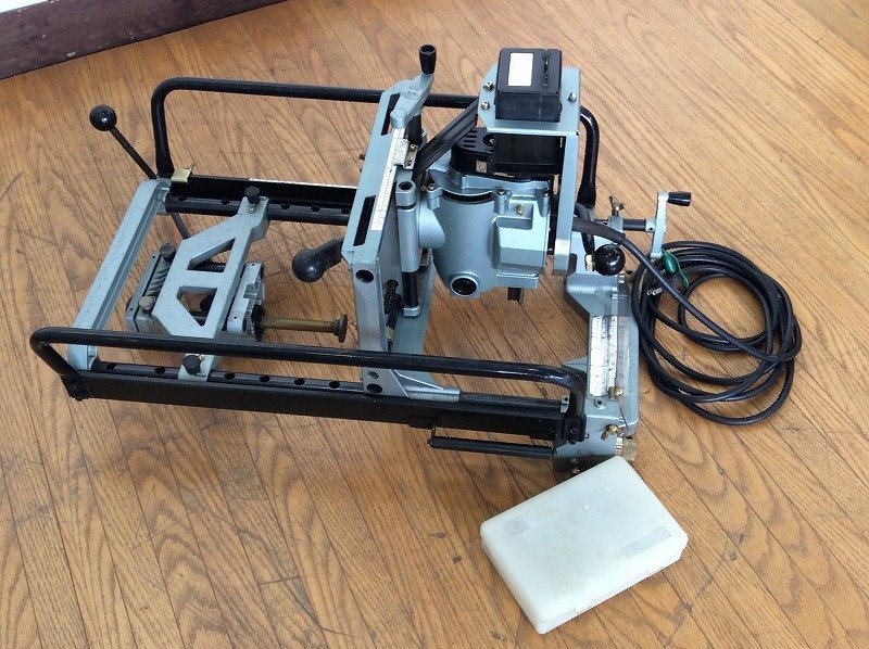 HITACHI/日立工機/仕口ルータ/大入れルーター/切込深さ16mm/バイス能力
