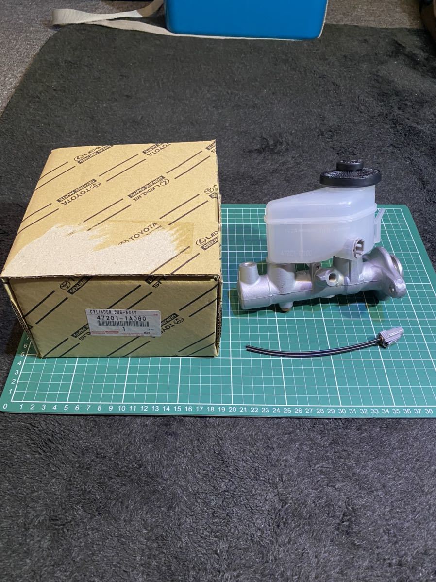 AE111ブレーキマスターシリンダー トヨタ純正 新品未使用品 AE86 TE27