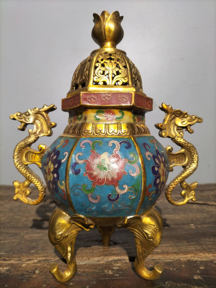 超珍館蔵・銅製・金鍍・透空作・雙龍耳・花卉紋・三象 超珍館蔵・銅製・金鍍・透空作・雙龍耳・花卉紋・三象