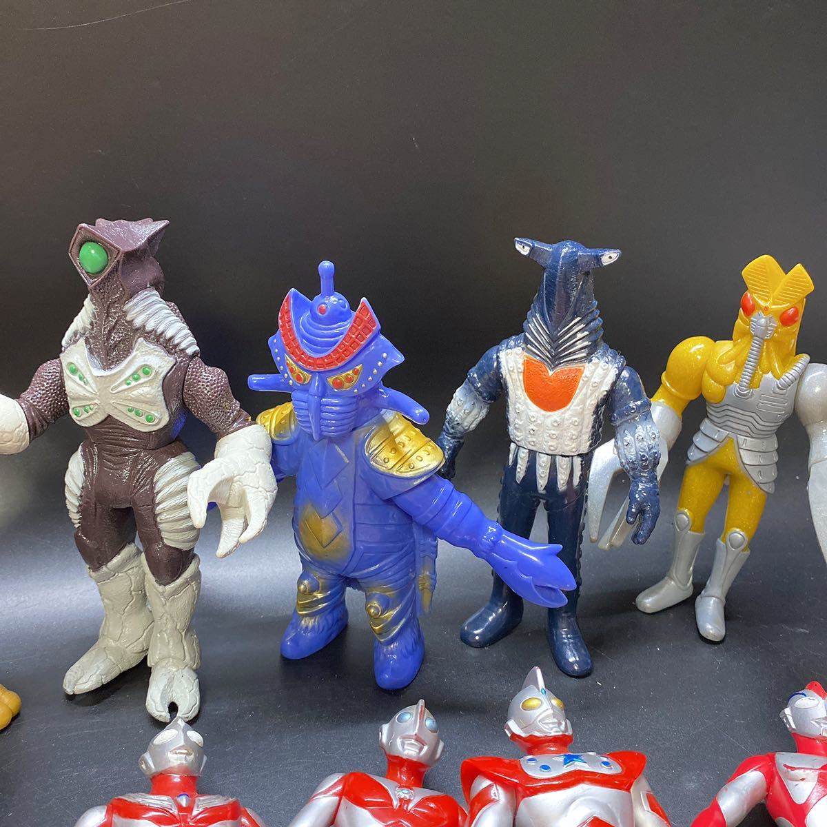 ソフビ】 ヤフオク! - ウルトラマン 怪獣 ソフビ ビッグソフビ フィギ