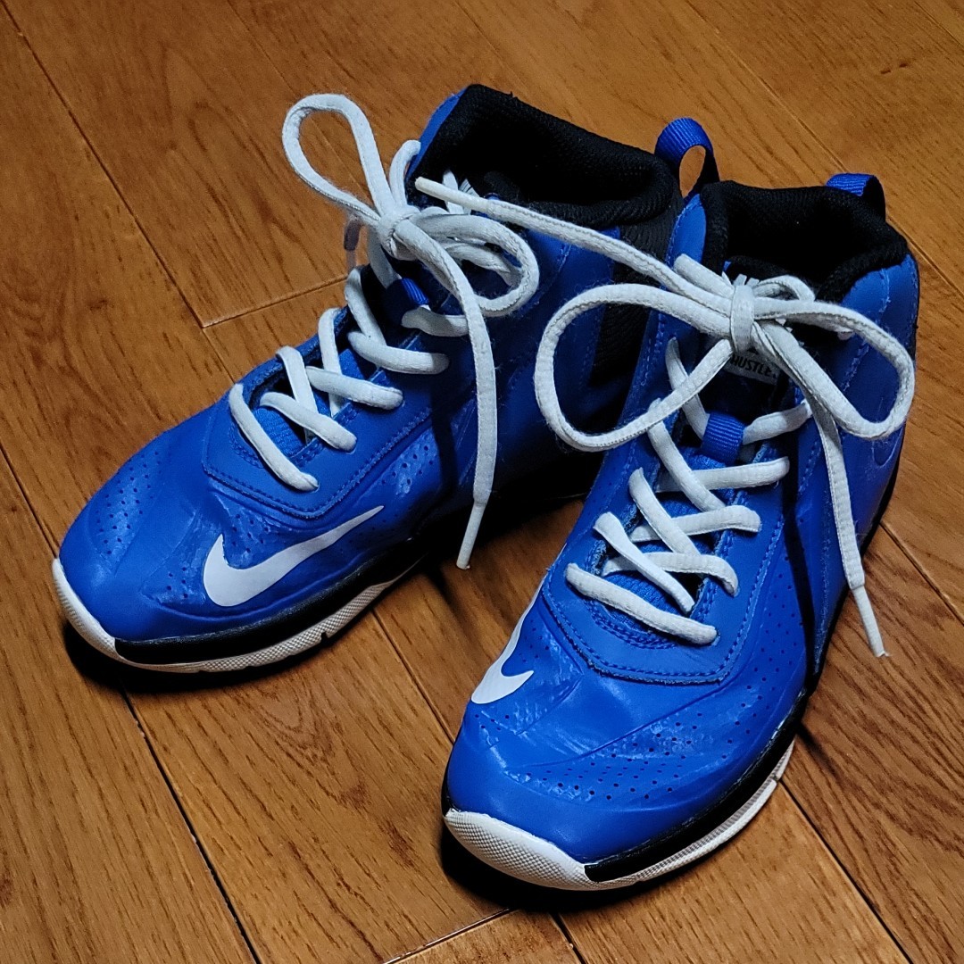 NIKE Team Hustle 20cm