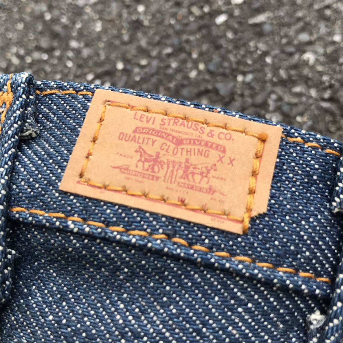  DEAD  запас     товара нет в свободной продаже   винтаж  LEVI'S  Levi's  501XX  красный ... 66  big E  большой ...  Denim    джинсы    дисплей    распродажа ... образец  