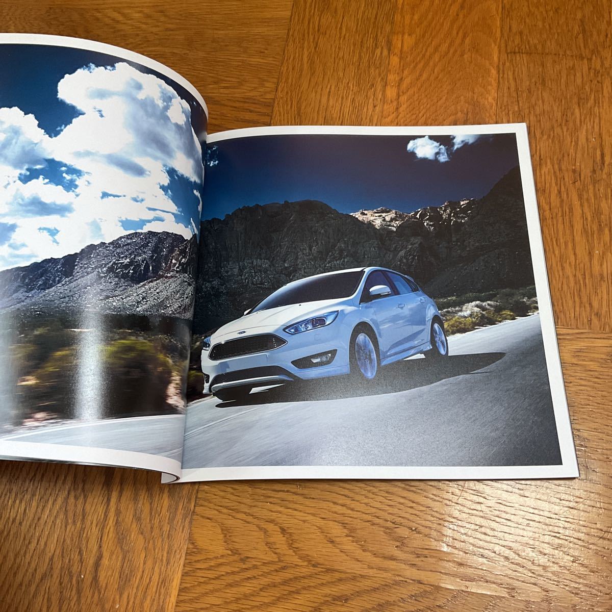 [ free shipping ] Ford Focus catalog 2015 year 