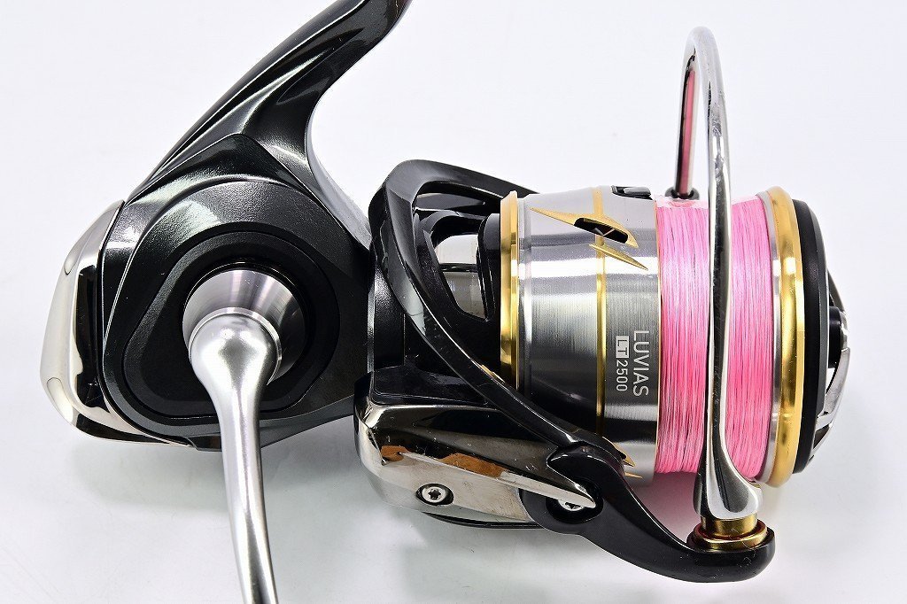特別セール品】 DAIWA LUVIAS 2500 RCSカスタムハンドル リール