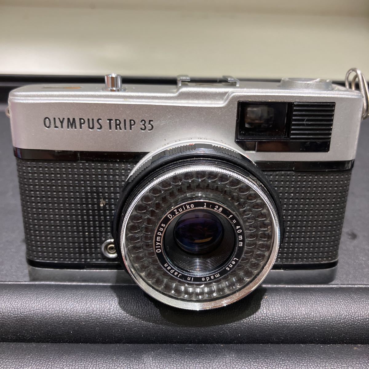 OLYMPUS TRIP 35 オリンパス フィルムカメラ ZUIKO 40mm F2.8 シャッター切れました。_画像1