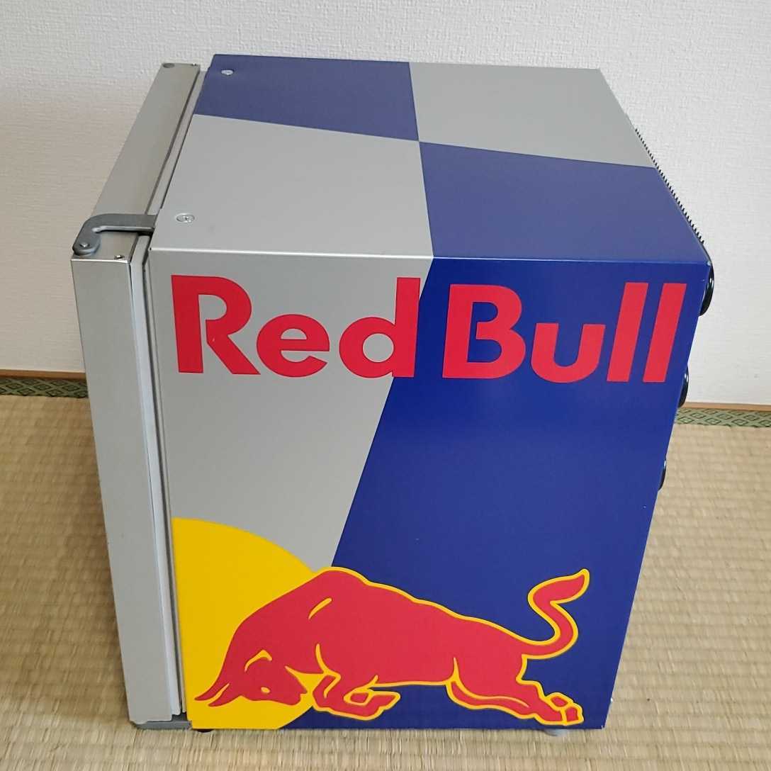Red Bull レッドブル BRANDED COOLER SMALL 冷蔵庫 ショーケース 動作確認済み 小型冷蔵庫 17.5L コンパクト 希少品 ライト点灯 引取可能_画像6