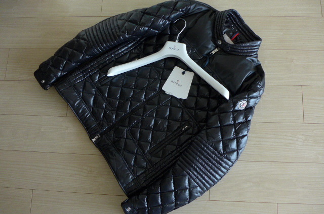 新品 即決 希少モデル モンクレール ダウンジャケット VERAN サイズ5(実質3ほど) 黒 レザーとキルティングがオシャレ♪ 唯一無二のデザイン