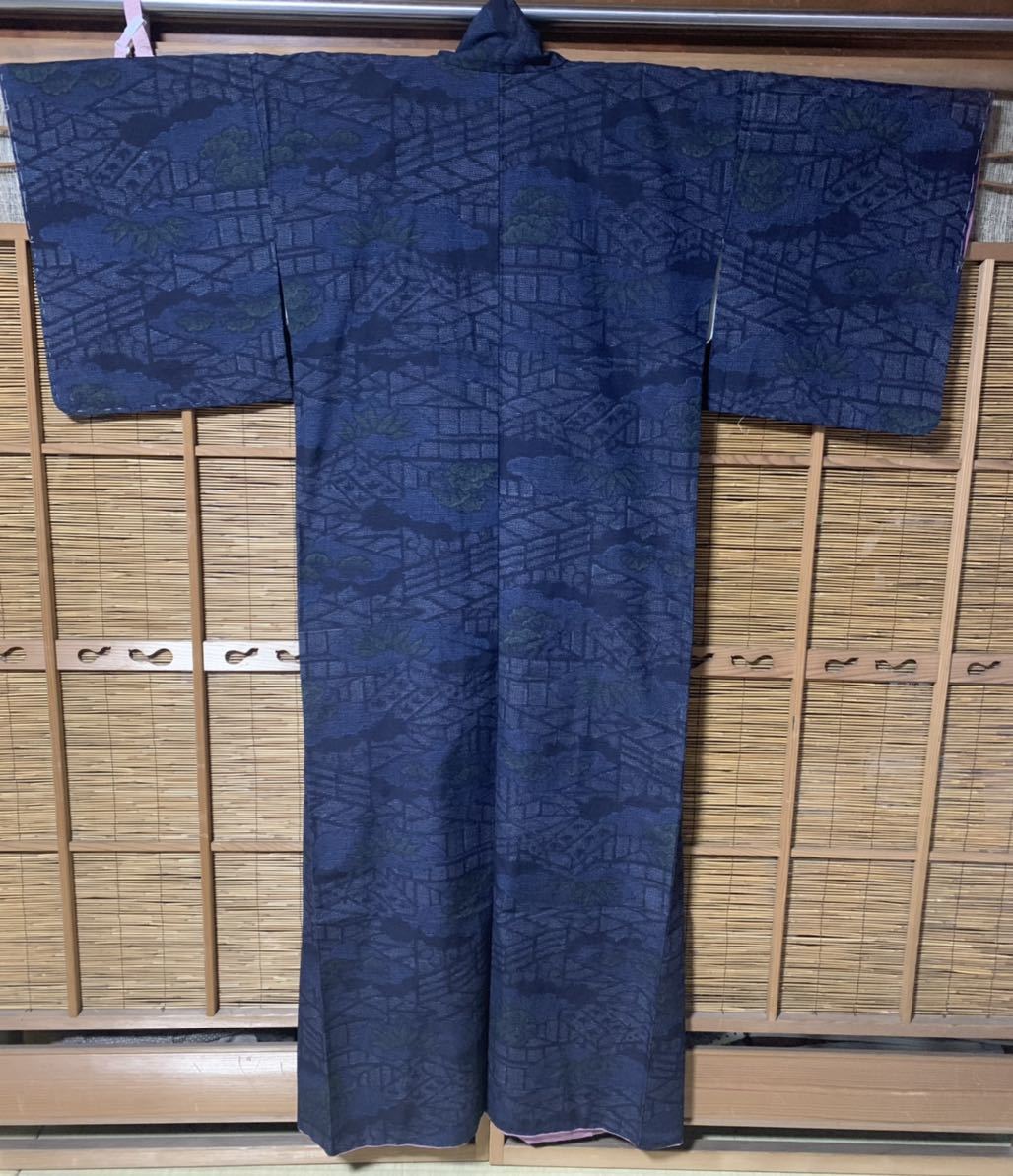 結城紬着物 正絹結城紬織 濃い藍地に総柄吉祥小紋模様の総絣 K150-