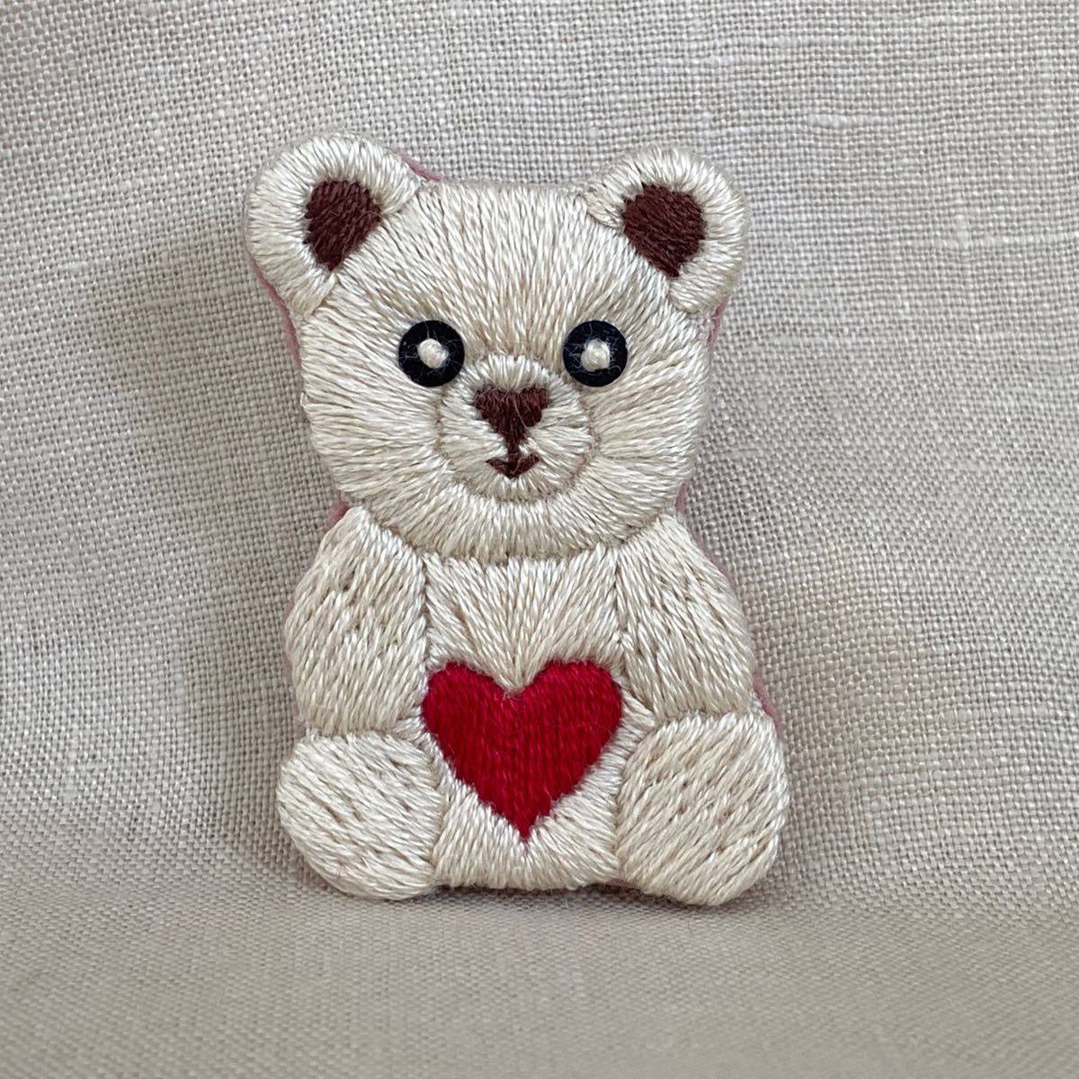 シニアファッション 刺繍ブローチ 生地 - www.ehrenamt-pankow.berlin