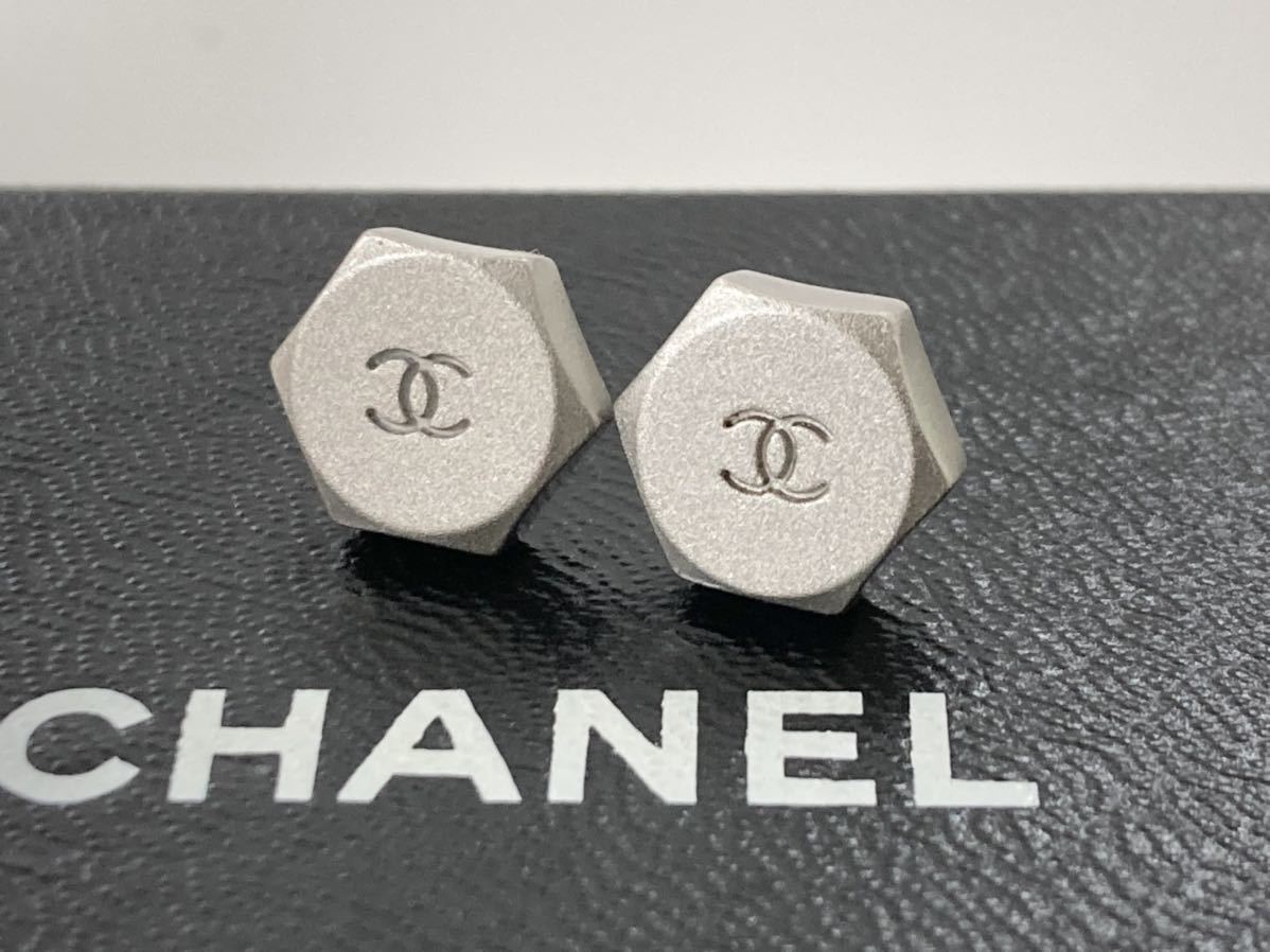 偉大な 6角 六角形 ココマーク 【750】シャネル シルバー CHANEL