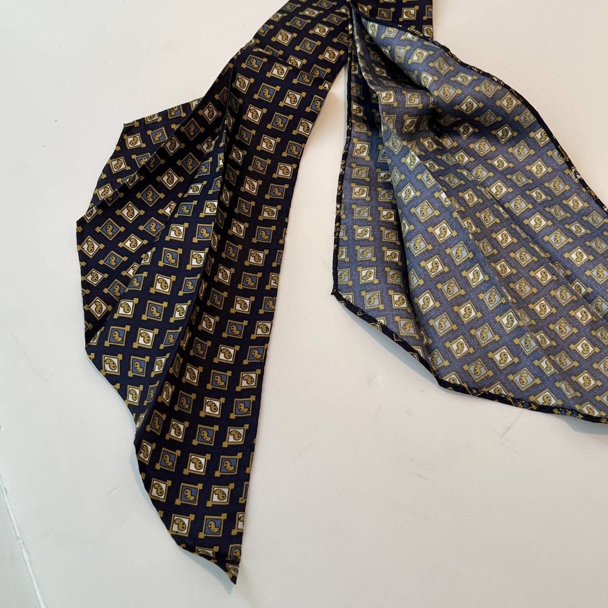 [ unused goods ]Atto Vannucci at Van nchi scarf stole car rupa Ascot fine pattern pattern navy Classic Italy made men's 