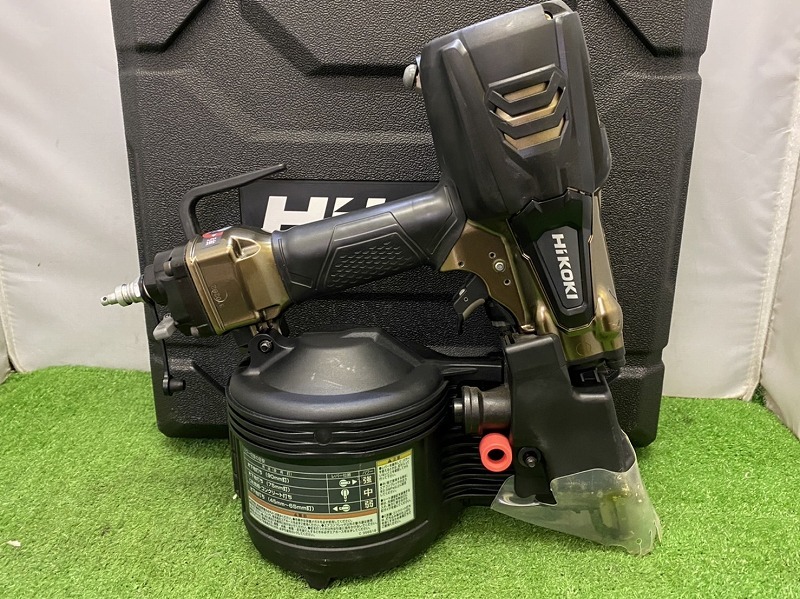 中古美品 HIKOKI ハイコーキ 90mm 高圧ロール釘打機 NV90HR2(S) ハイゴールド_画像3