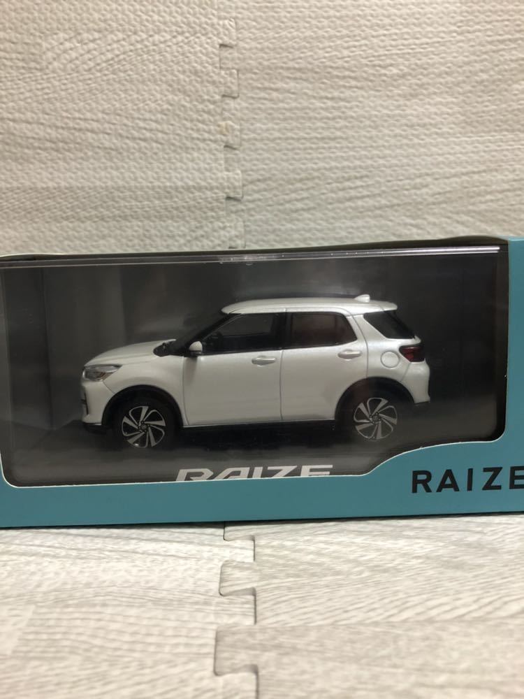 1/30 トヨタ 新型ライズ RAIZE 最新モデル 非売品 カラーサンプル