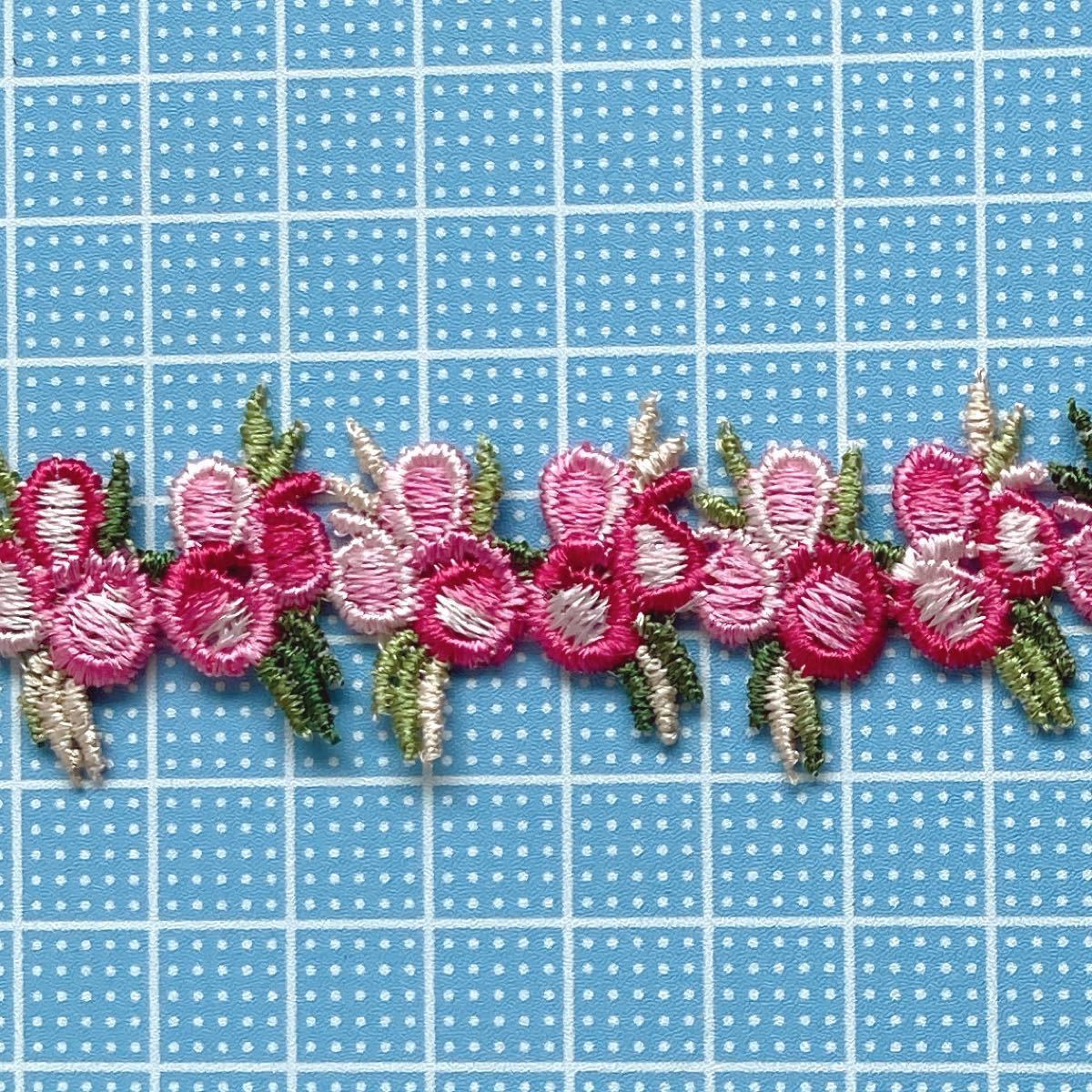 お花モチーフ 刺繍ブレード レース 幅2.5cm ２m ピンク