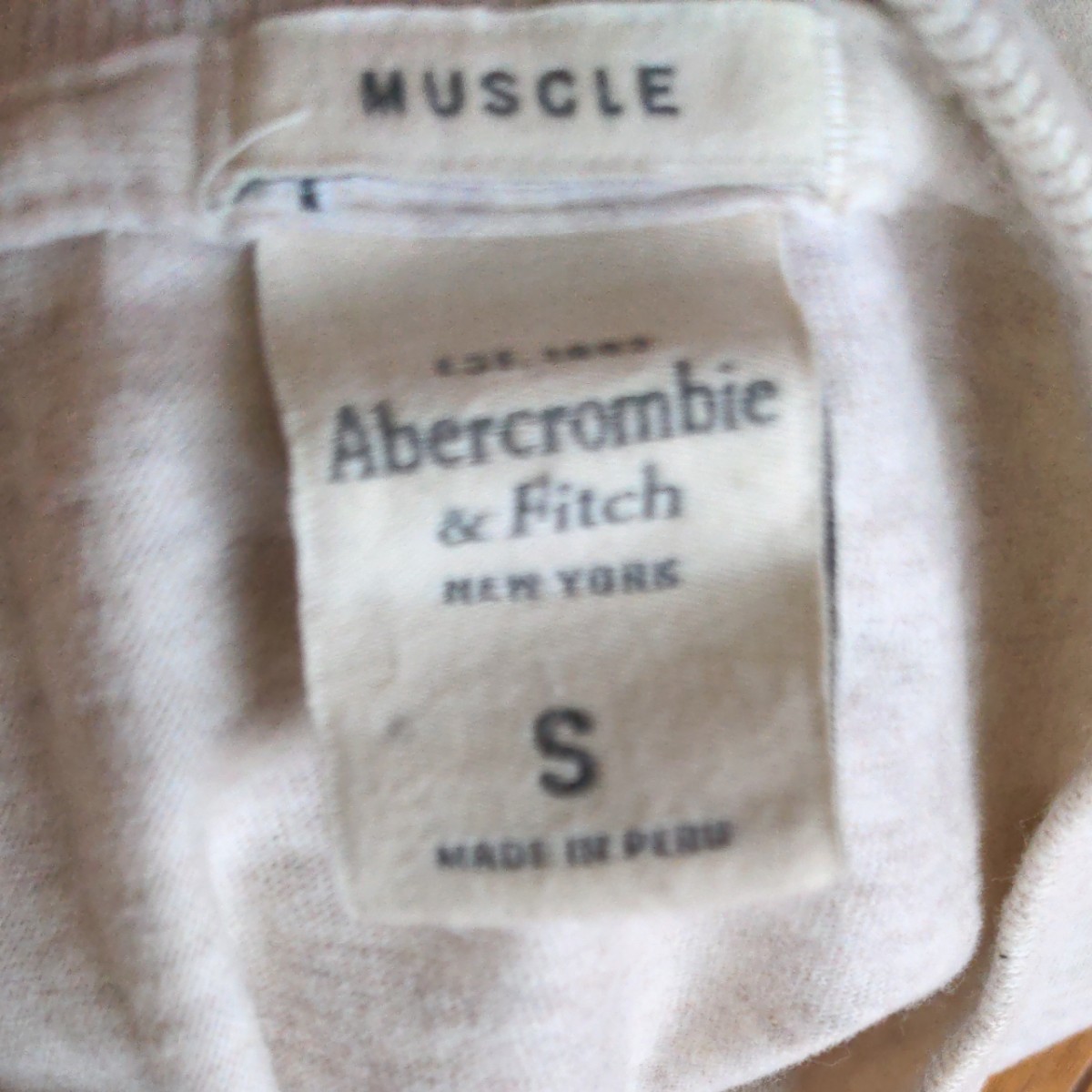 Abercrombie&Fitch　Tシャツ　アバクロTシャツ　半袖Tシャツ