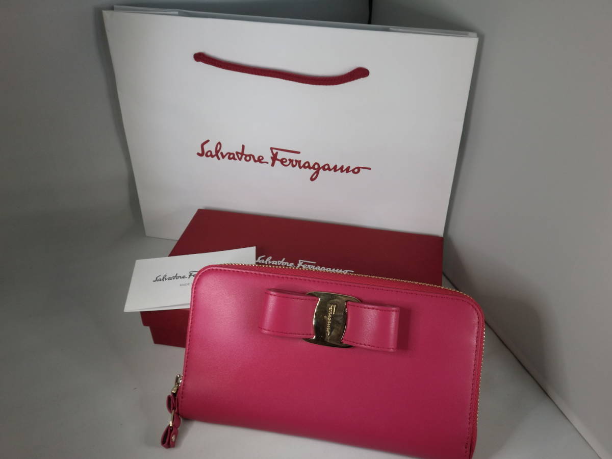 通販限定モデル Salvatore Ferragamo フェラガモ 長財布 - 小物