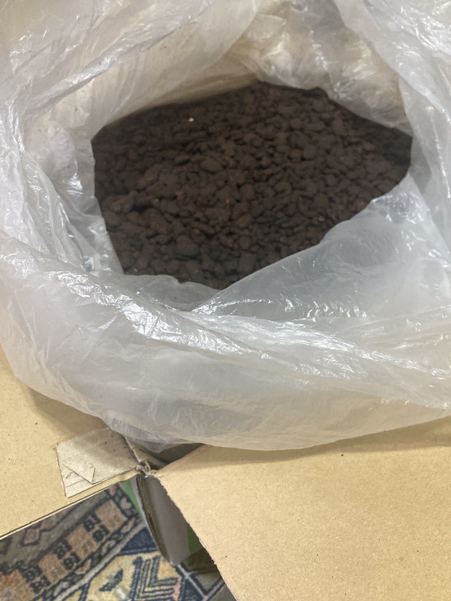 Paypayフリマ 肥料 カブトムシ幼虫の糞 大量 約17kg Paypayフリマ 肥料 カブトムシ幼虫の糞 大量 約17kg