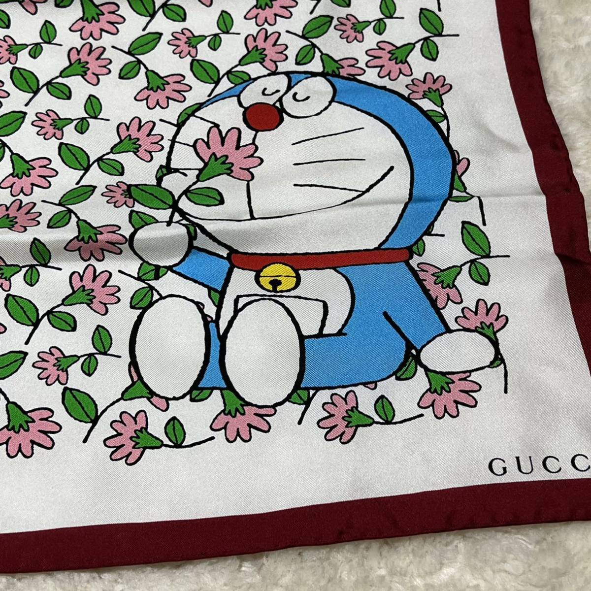 未使用☆ GUCCI グッチ ドラえもん スカーフ シルク100% 限定品