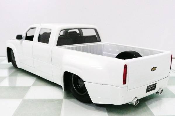 #JADA 1/24 1999 CHEVY SILVERADO DOOLEY WHITE# Chevy silvered te.- Lee 9