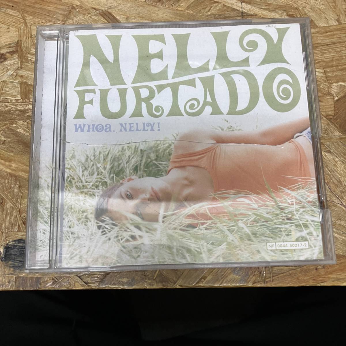 ● HIPHOP,R&B NELLY FURTADO - WHOA, NELLY! アルバム,INDIE CD 中古品_画像1