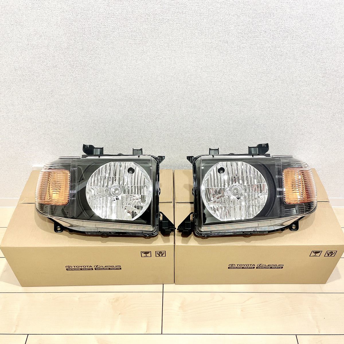 LAND CRUISER 70 HEADLIGHT SET 70th ランクル70 ヘッドライト LAND CRUISER 70 HEADLIGHT SET 70th ランクル70 ヘッドライト