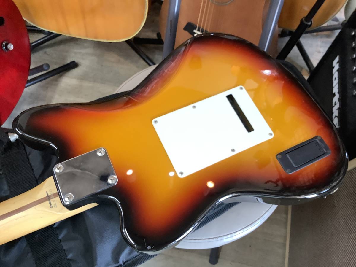 Fender Japan Jazzmaster スピーカー内蔵 JM-CHAMP10 フェンダー Fender Japan Jazzmaster スピーカー内蔵 JM-CHAMP10 フェンダー